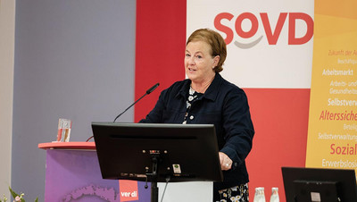 SoVD-Vorstandsvorsitzende Michaela Engelmeier bei der Eröffnungsrede für die Konferenz.
