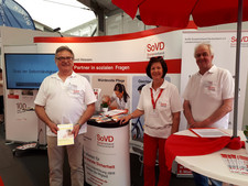 Heike Sommerauer-Dörzapf mit Herrn Heun und Herrn Müller Heike Sommerauer-Dörzapf mit Herrn Heun und Herrn Müller